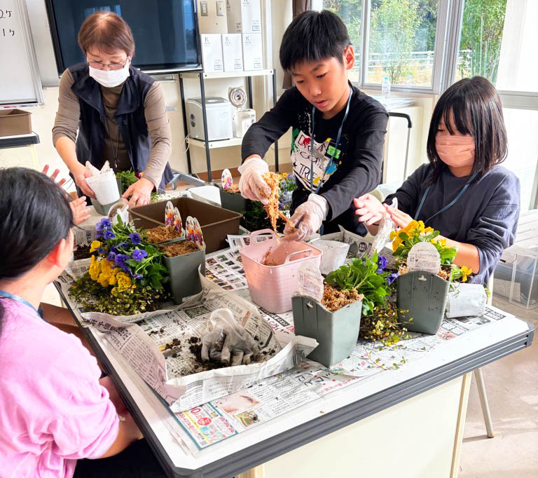 植替えをする様子