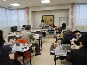フラワーデザイン講座体験会の様子