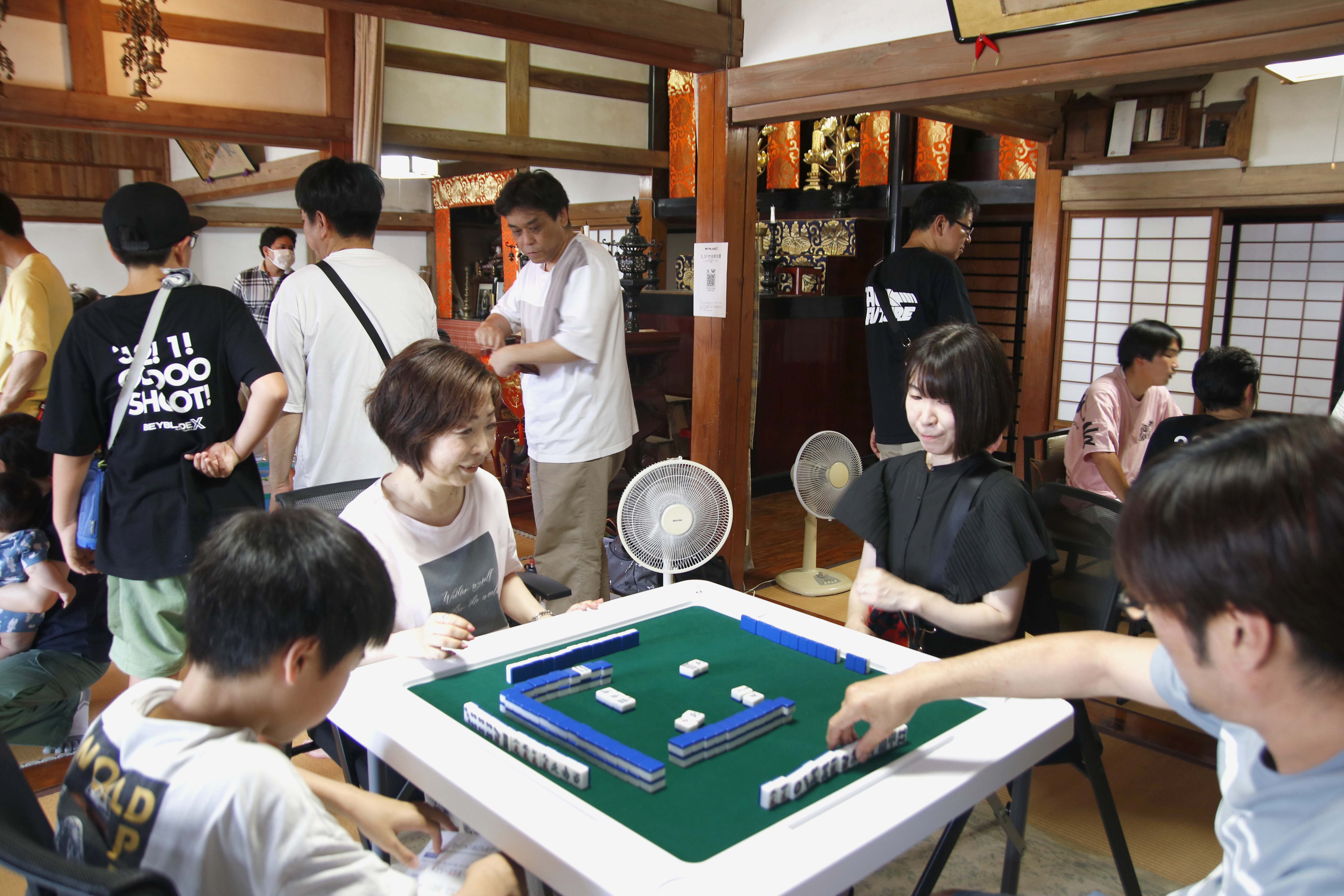お寺で健康マージャン