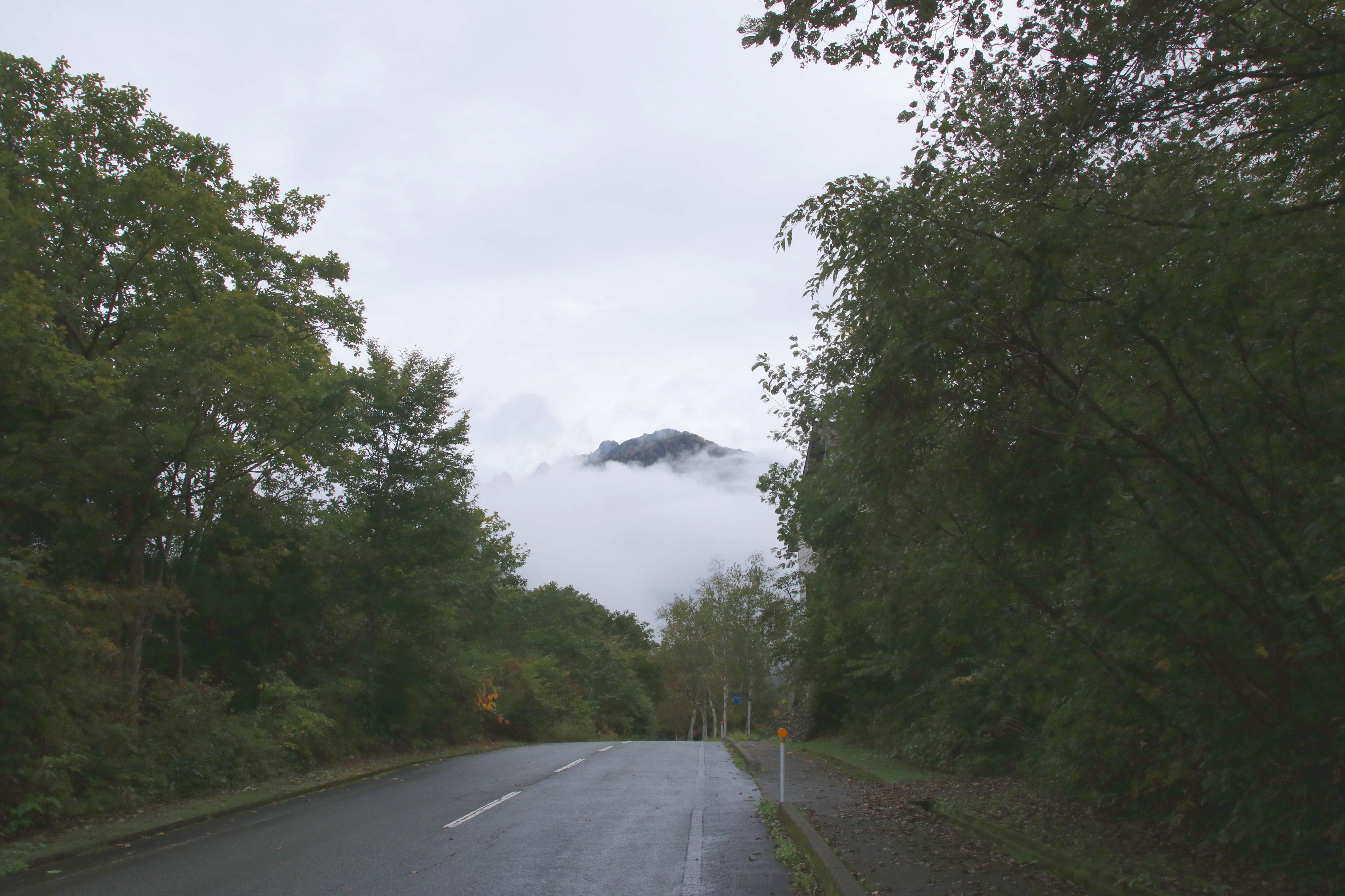 雲間から剱岳