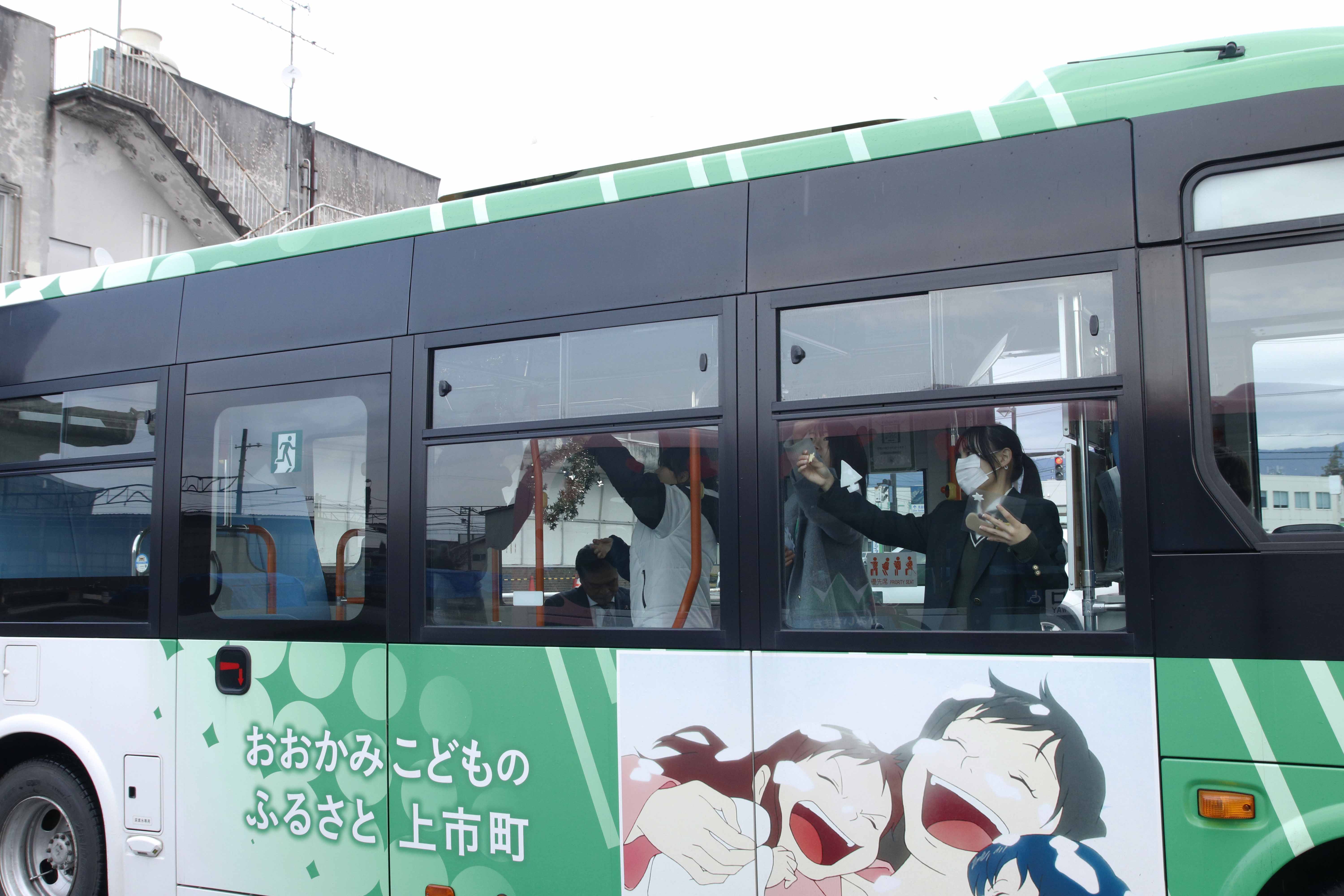 飾り付けの様子