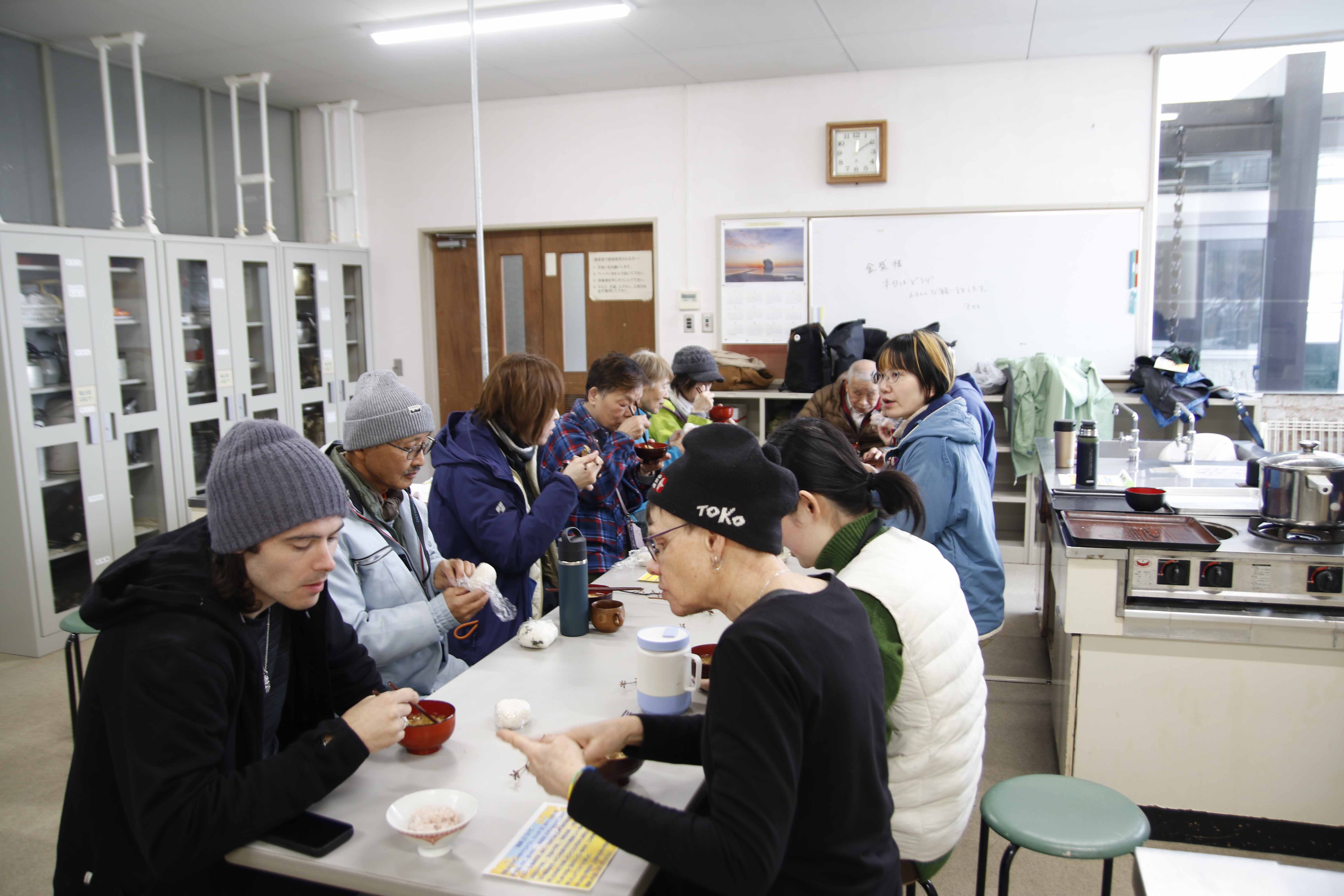 食事を楽しむ様子