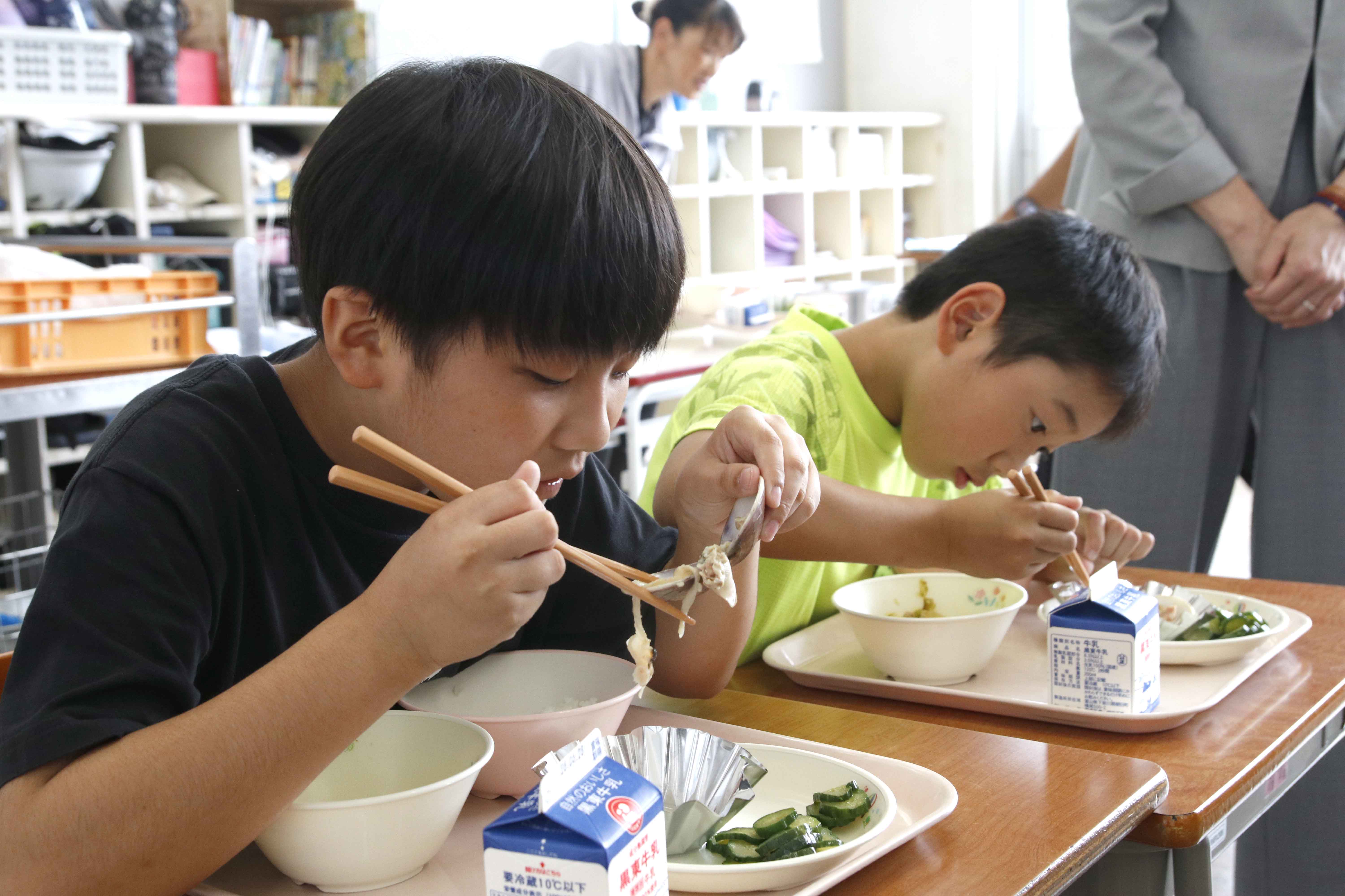 給食