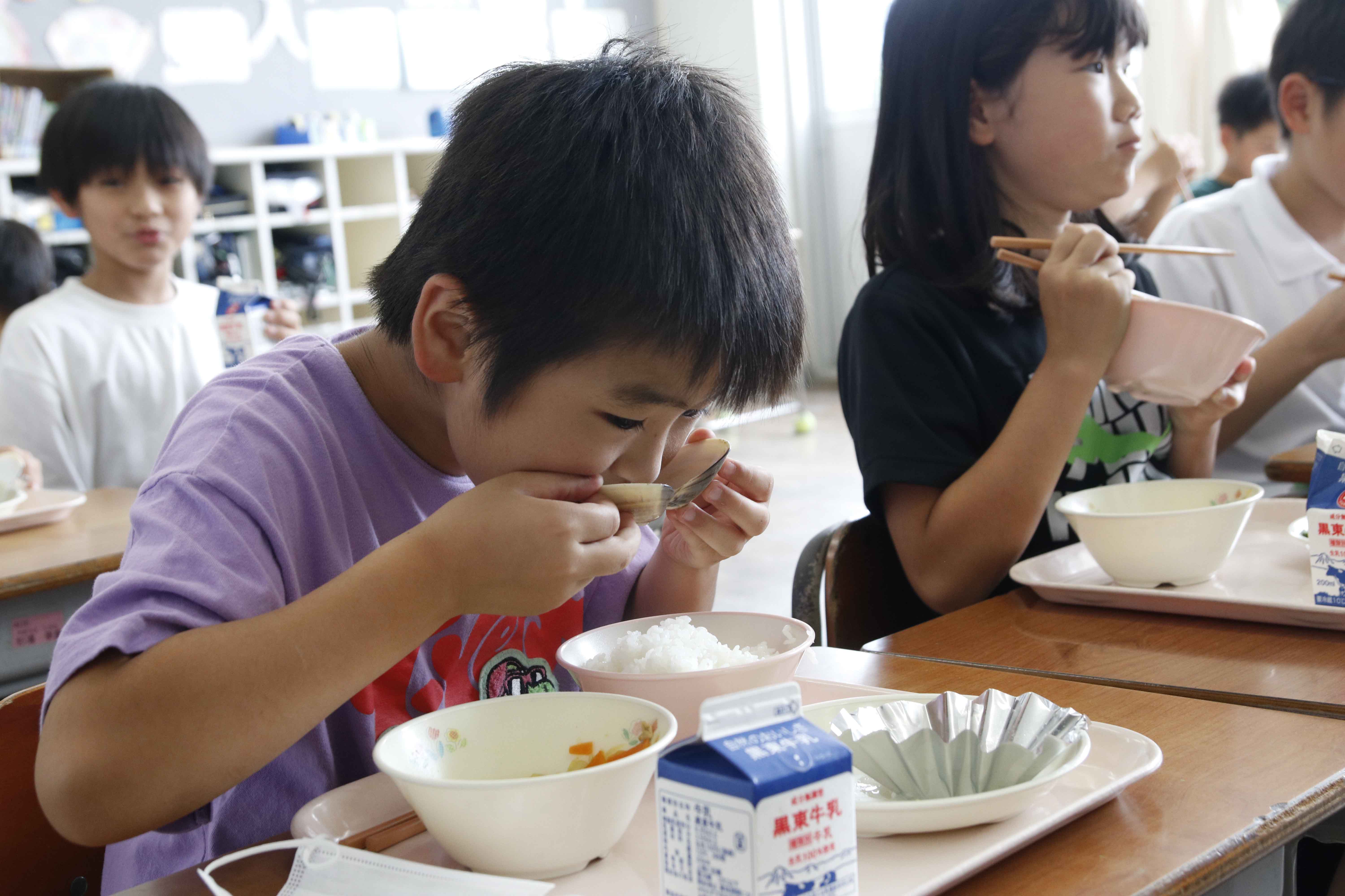 食べる様子