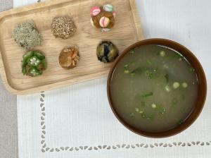お湯を注ぐだけでできる簡単味噌玉