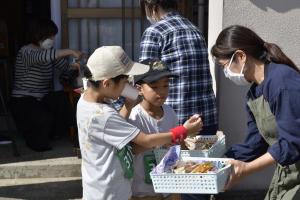 子ども